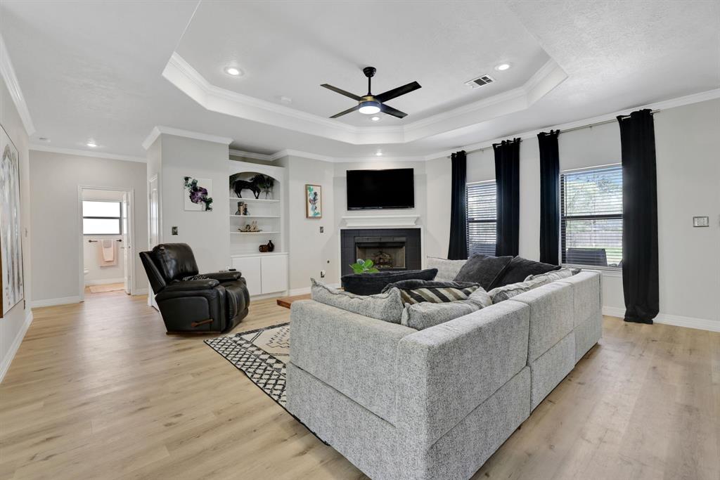 2015 Venus Drive, New Caney, Texas image 8