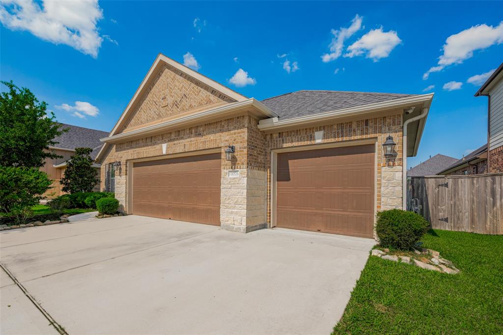 18526 Waterfall Creek Way, Cypress, Texas image 33