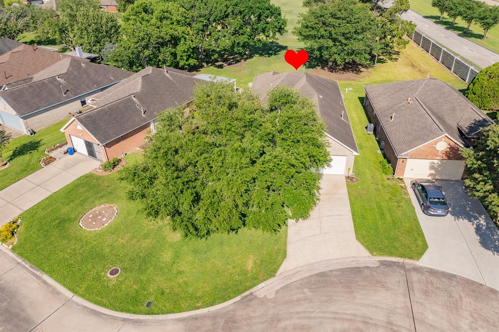 606 Redwood Bend Lane, Pearland, Texas image 28