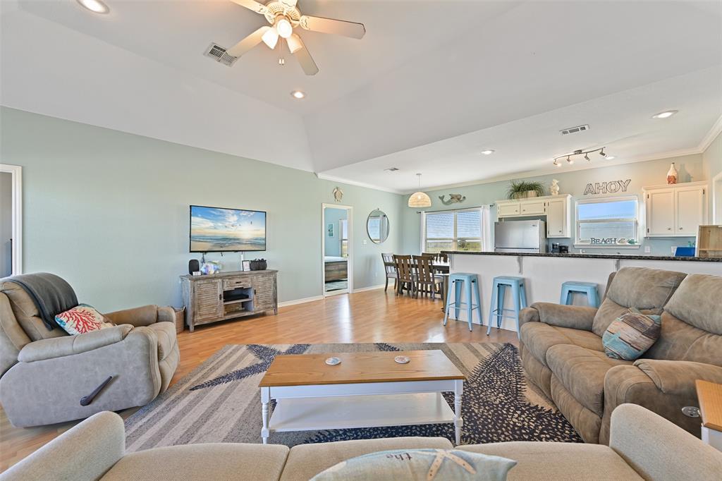 3233 Castle Drive, Crystal Beach, Texas image 7