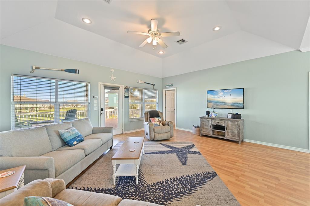 3233 Castle Drive, Crystal Beach, Texas image 6