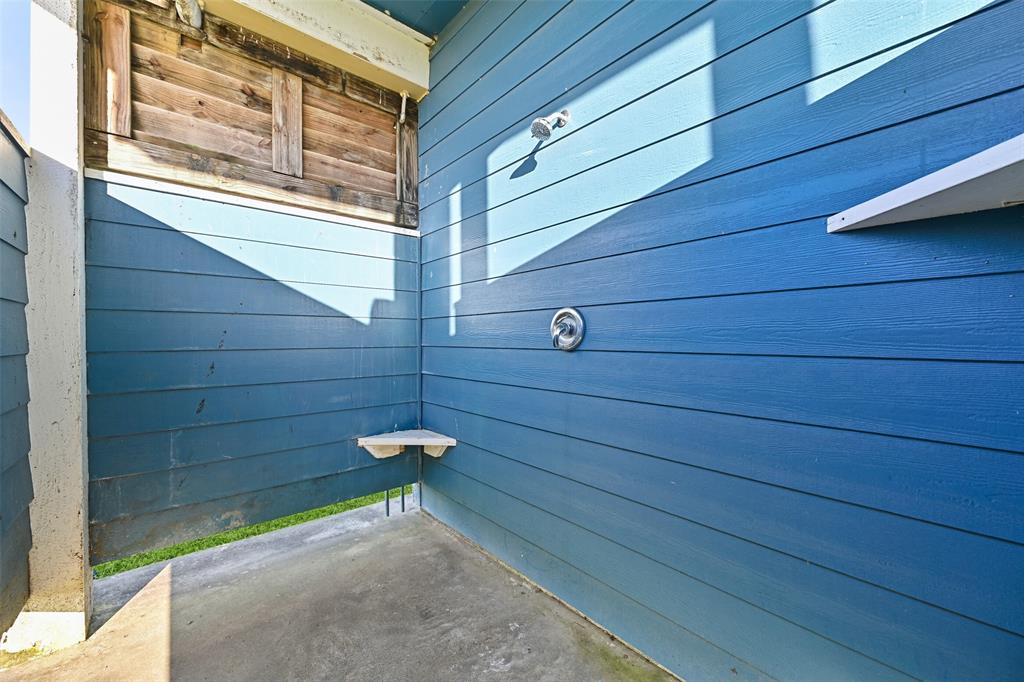 3233 Castle Drive, Crystal Beach, Texas image 27