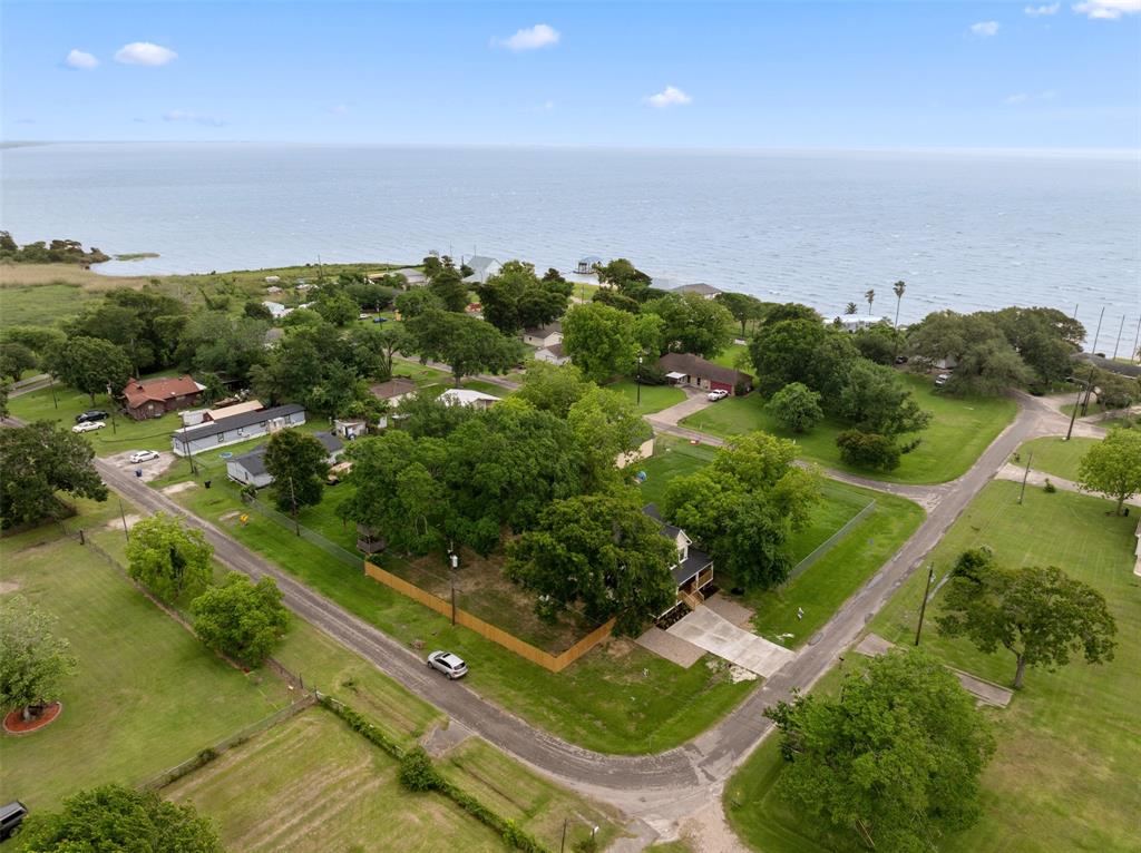 10002 Wilma Lane, Beach City, Texas image 28
