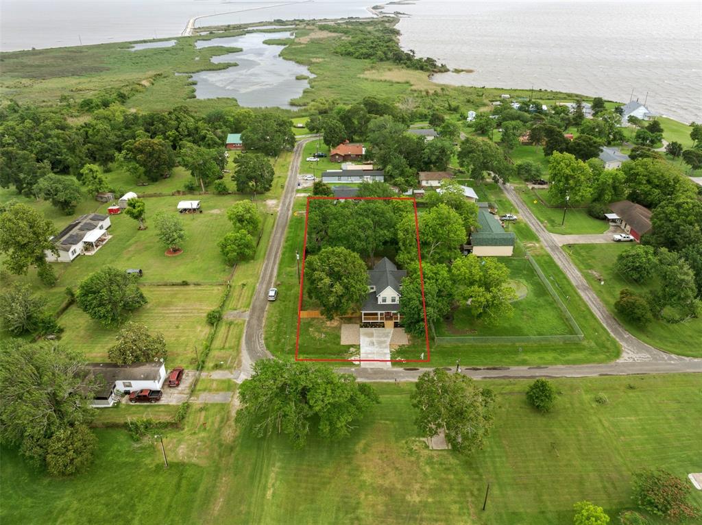 10002 Wilma Lane, Beach City, Texas image 29