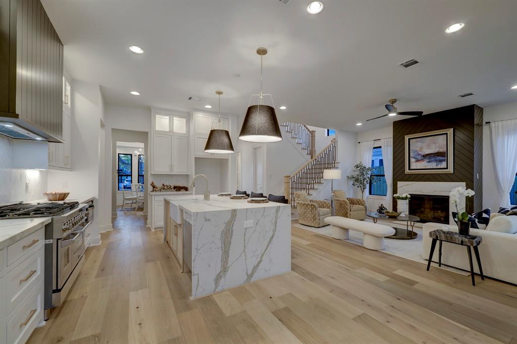 1406 Thornton Road, Houston, Texas image 8