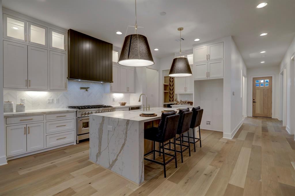 1406 Thornton Road, Houston, Texas image 9
