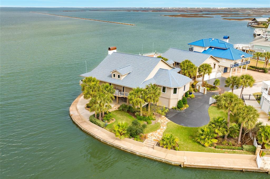 4107 W Bayside Way