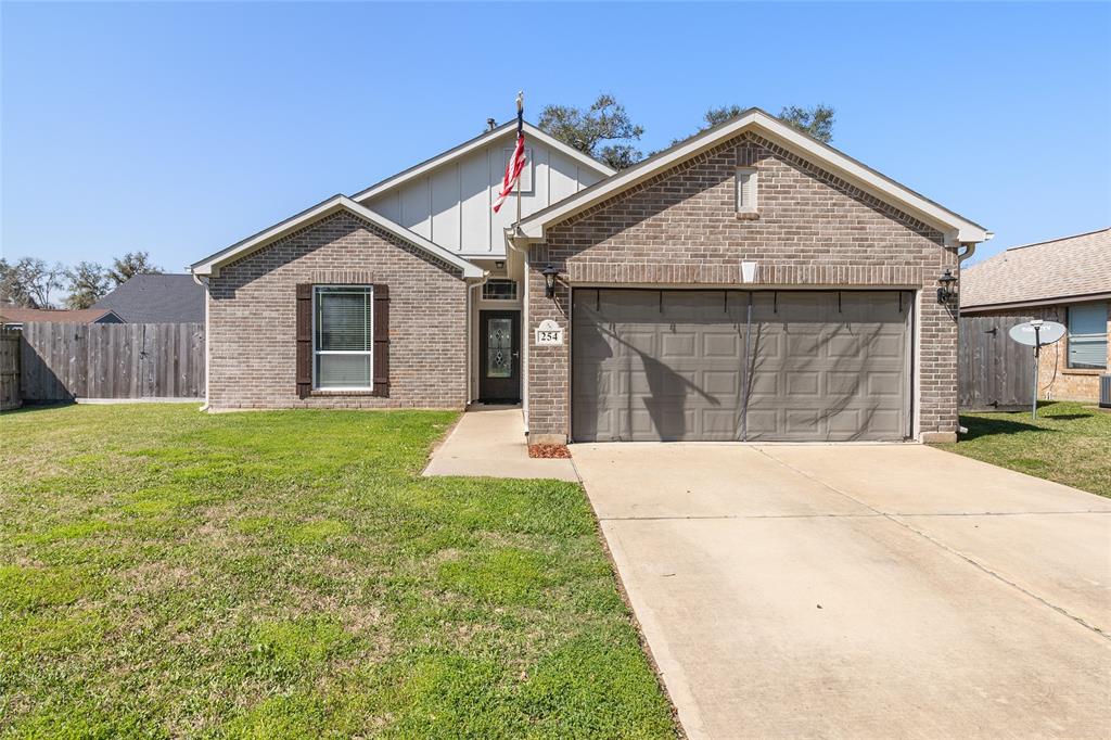 254 Inwood Drive, West Columbia, Texas image 1