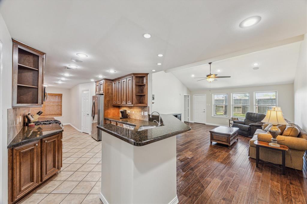 2826 Meadow Brook Court, League City, Texas image 9