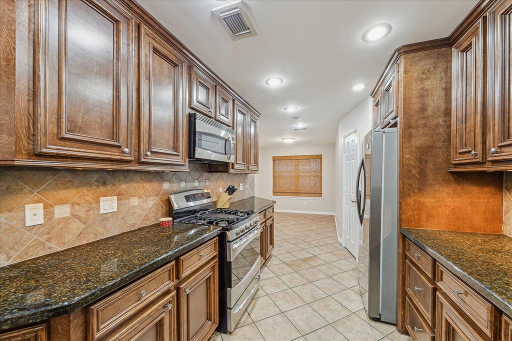 2826 Meadow Brook Court, League City, Texas image 10