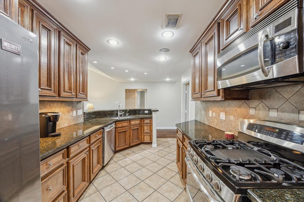 2826 Meadow Brook Court, League City, Texas image 11