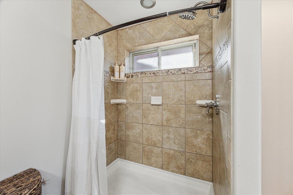 2826 Meadow Brook Court, League City, Texas image 18