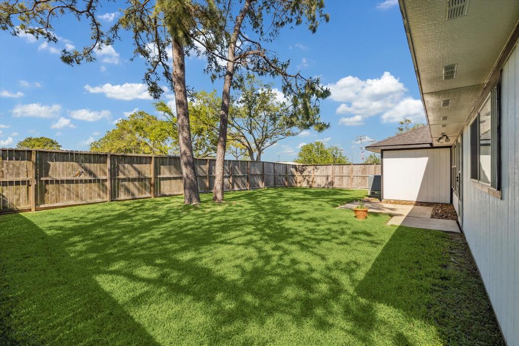 2826 Meadow Brook Court, League City, Texas image 24