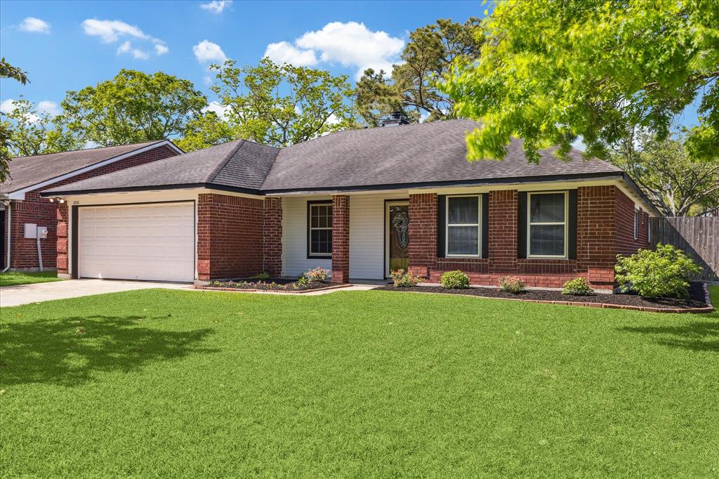 2826 Meadow Brook Court, League City, Texas image 2