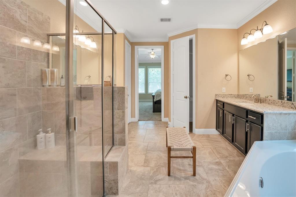 510 Pearl View Lane, Pinehurst, Texas image 32
