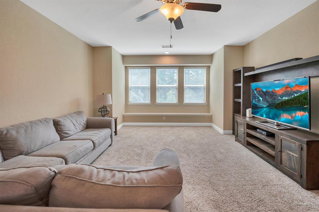 510 Pearl View Lane, Pinehurst, Texas image 37