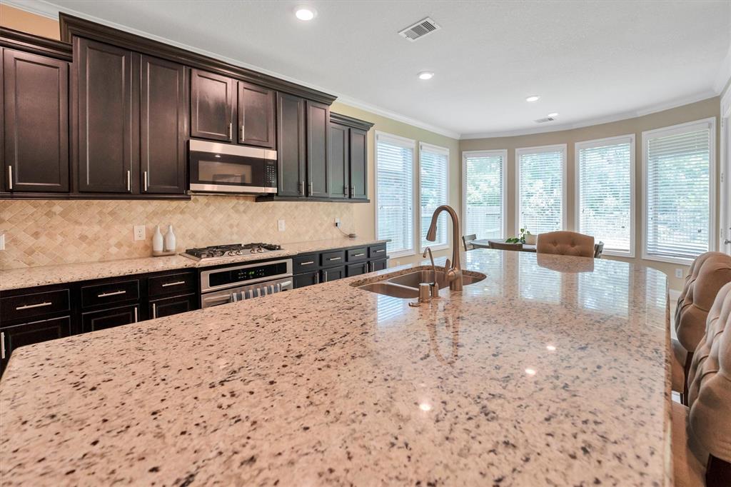 510 Pearl View Lane, Pinehurst, Texas image 22