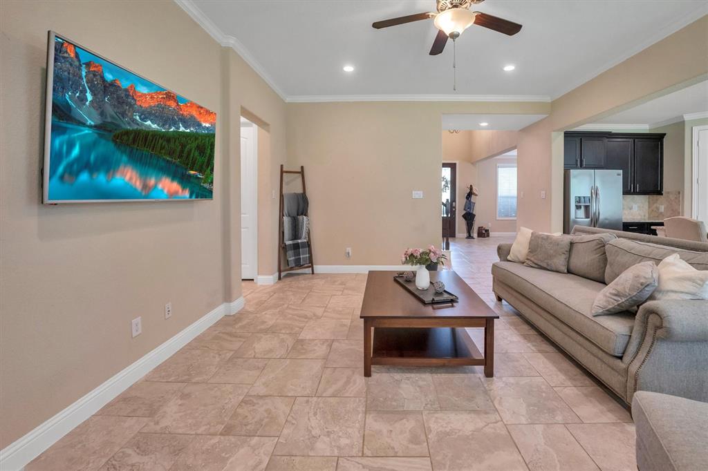 510 Pearl View Lane, Pinehurst, Texas image 14