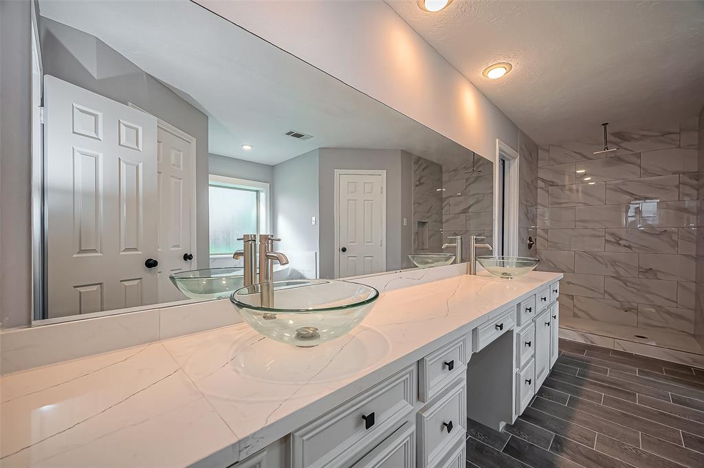 8325 Rio Grande Street, Jersey Village, Texas image 35