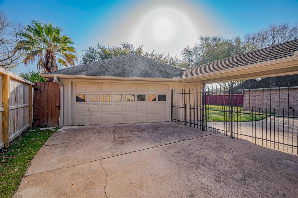 8325 Rio Grande Street, Jersey Village, Texas image 38