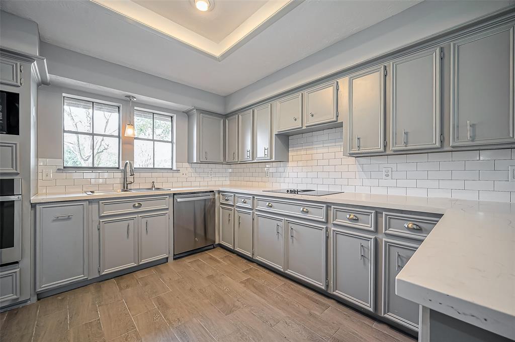 8325 Rio Grande Street, Jersey Village, Texas image 12