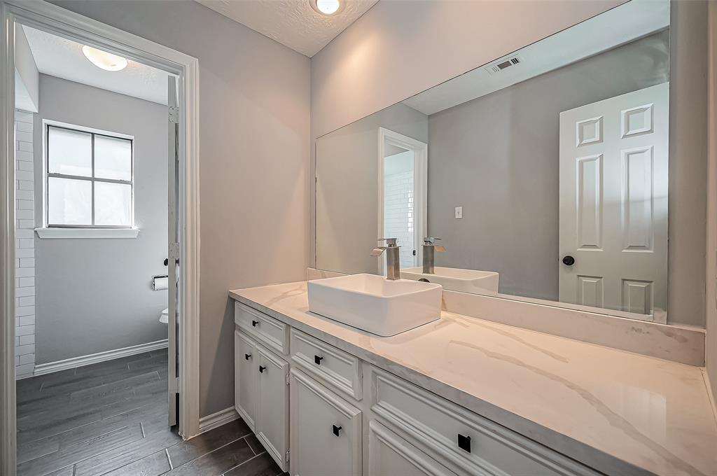 8325 Rio Grande Street, Jersey Village, Texas image 27