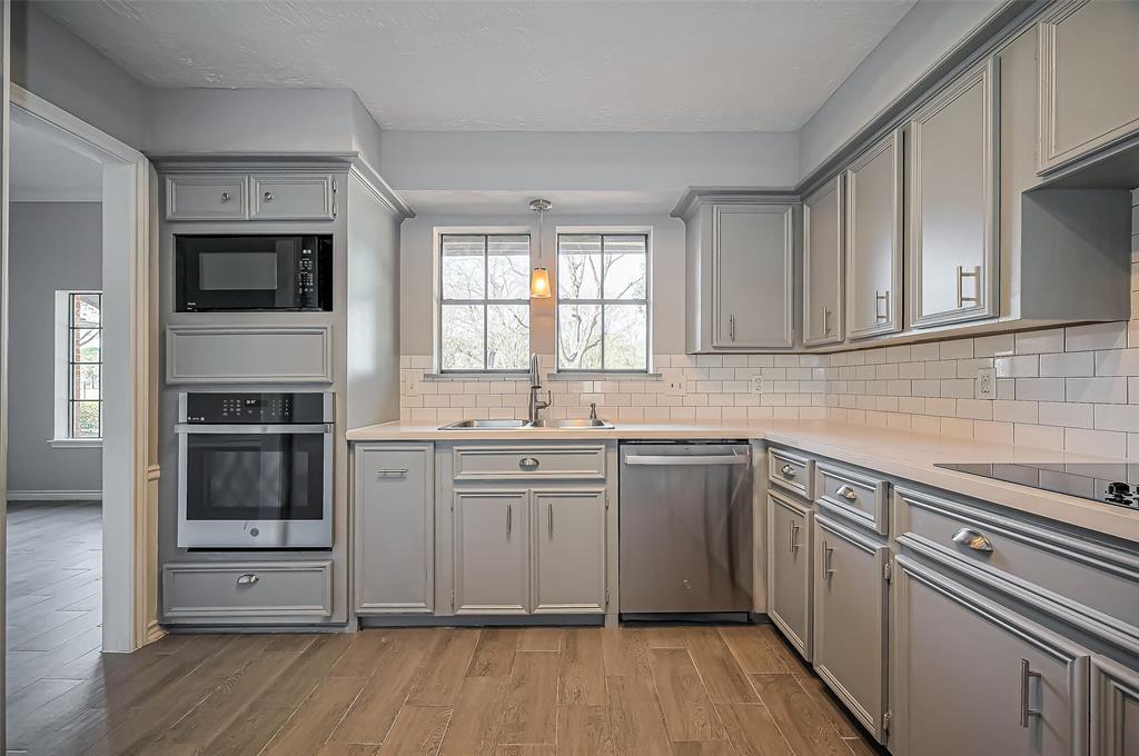 8325 Rio Grande Street, Jersey Village, Texas image 10