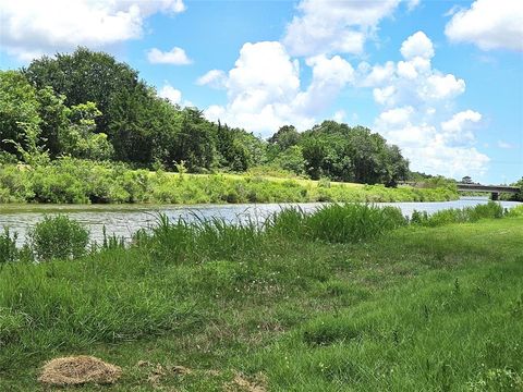 Photo of 5015 Ghinaudo Road, Hitchcock, TX 77563 (MLS # 9999240) Photo of 5015 Ghinaudo Road, Hitchcock, TX 77563 (MLS # 9999240)