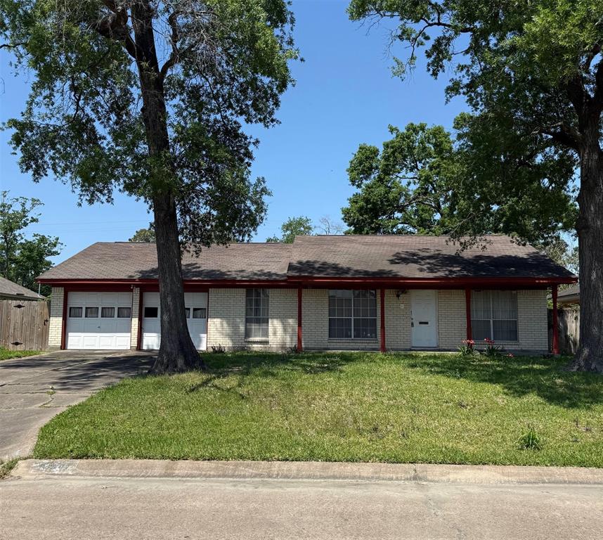 5746 Heron Drive, Houston, Texas image 1