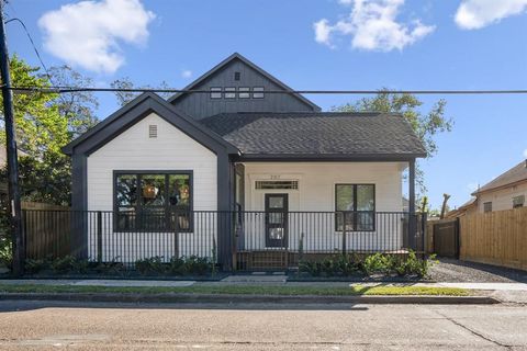 207 Lockwood Drive 1 Houston TX 77011