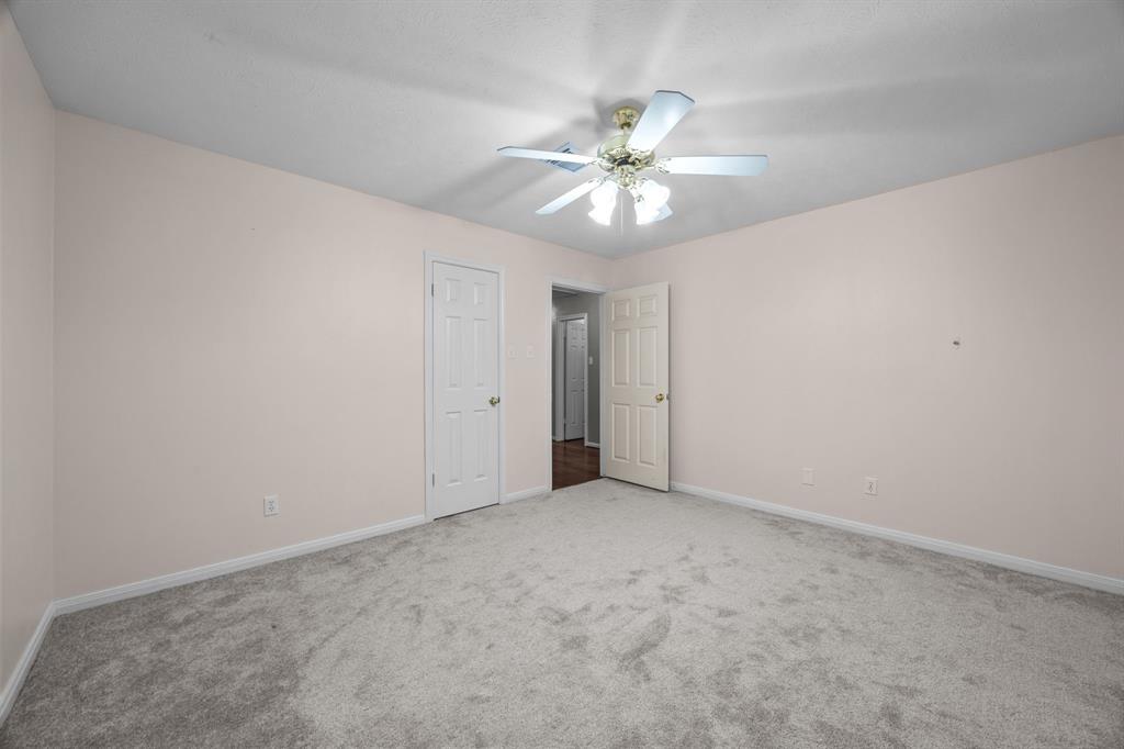 2412 Londonderry Drive, Pearland, Texas image 30