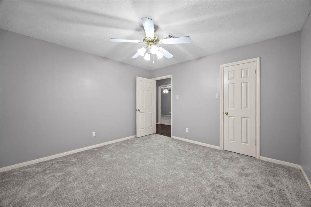 2412 Londonderry Drive, Pearland, Texas image 25