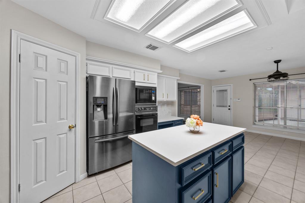 2412 Londonderry Drive, Pearland, Texas image 13