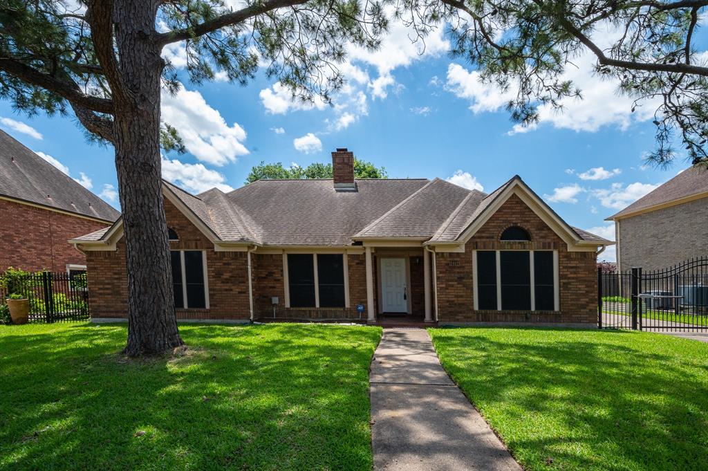 2412 Londonderry Drive, Pearland, Texas image 1