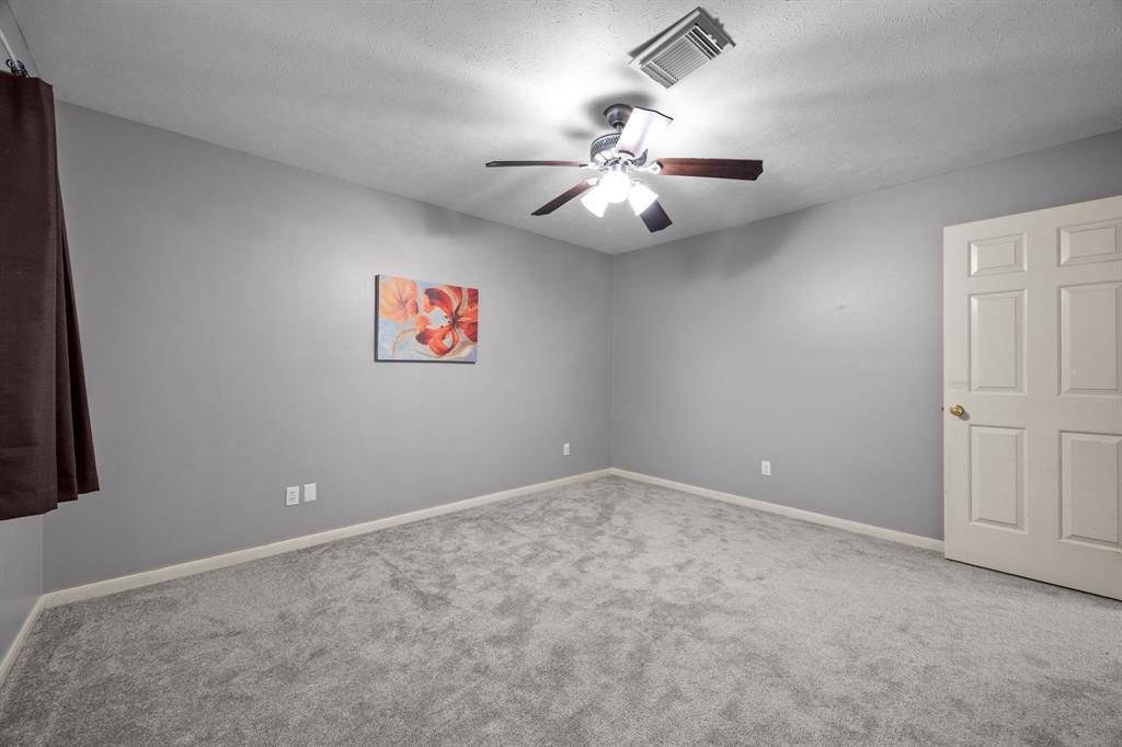 2412 Londonderry Drive, Pearland, Texas image 36