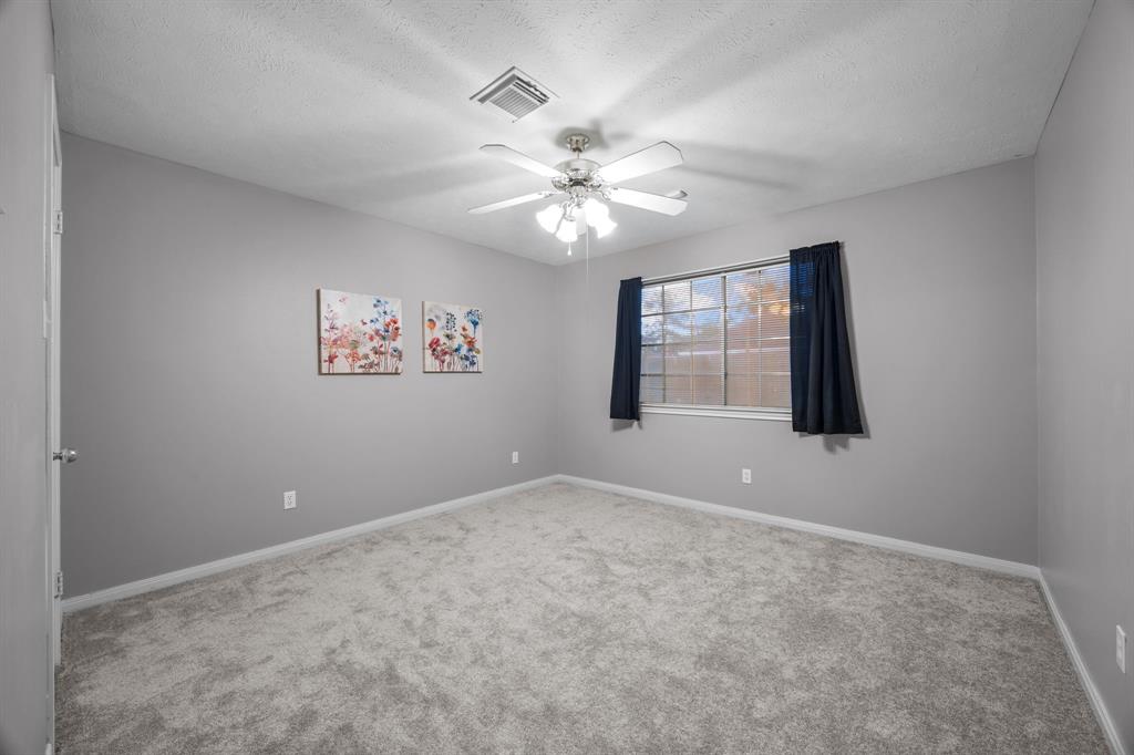 2412 Londonderry Drive, Pearland, Texas image 23