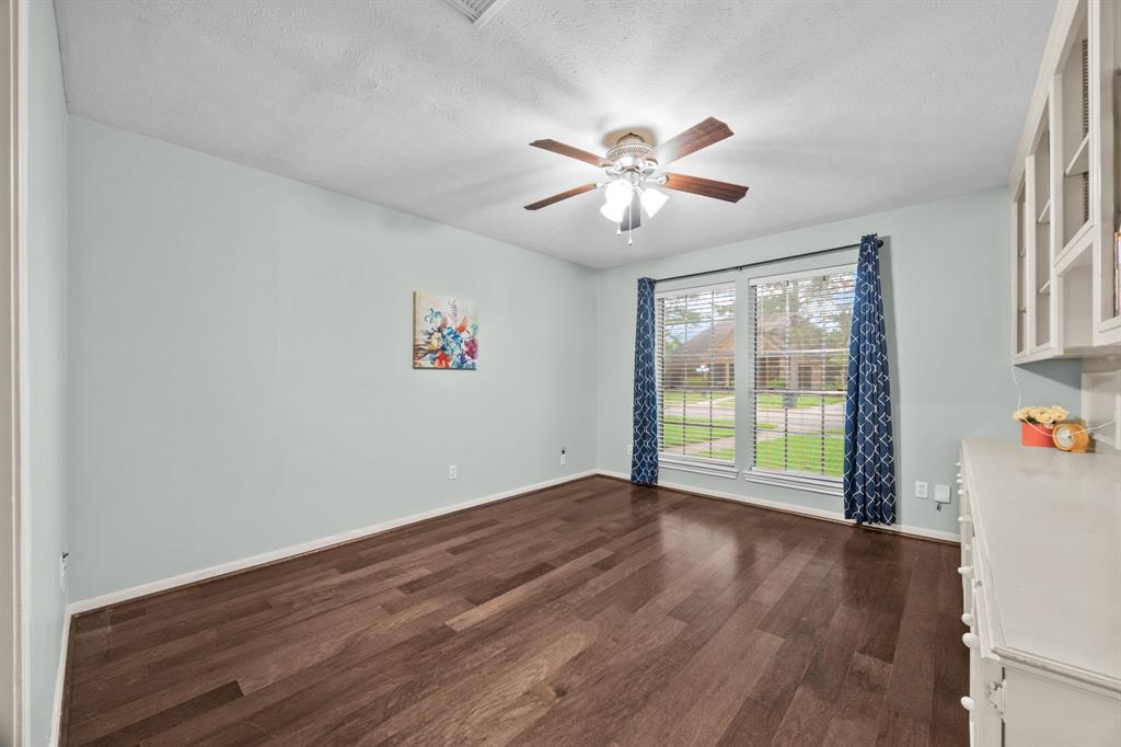 2412 Londonderry Drive, Pearland, Texas image 15