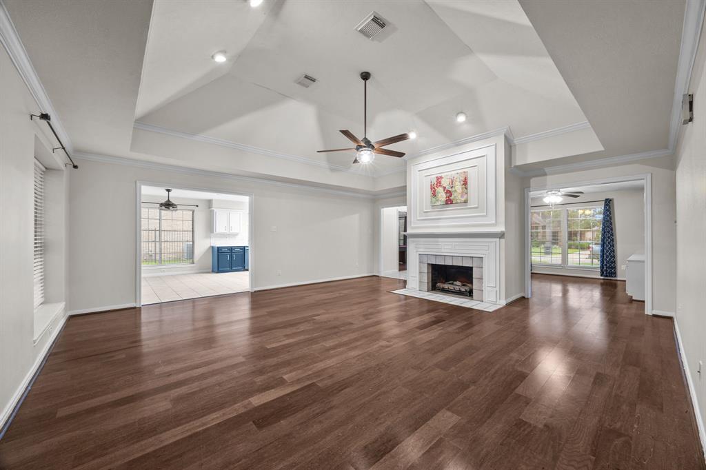 2412 Londonderry Drive, Pearland, Texas image 9