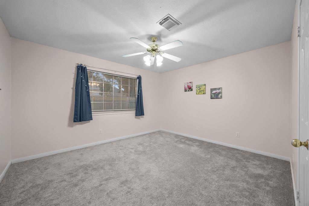 2412 Londonderry Drive, Pearland, Texas image 28