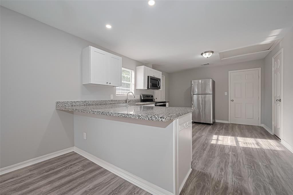 1215 Walnut Avenue, Rosenberg, Texas image 11