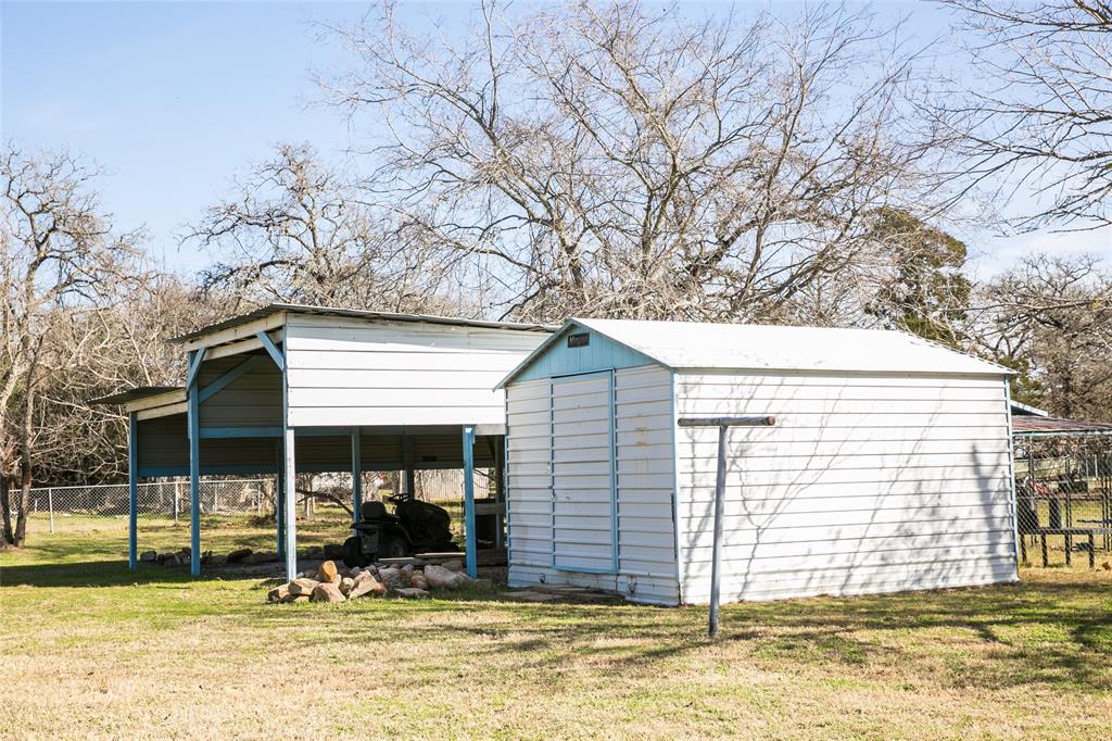 Photo 9 of 30 of 105 Red Bud Lane mobile home