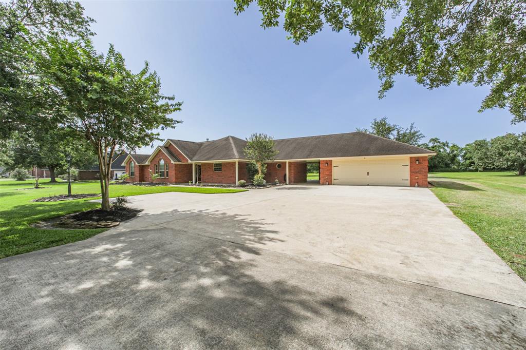 4222 Skylane Road, Beach City, Texas image 2