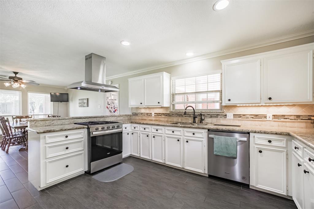 4222 Skylane Road, Beach City, Texas image 14