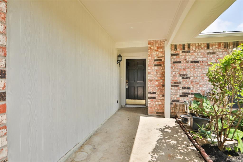 17602 Wolf Hollow Drive