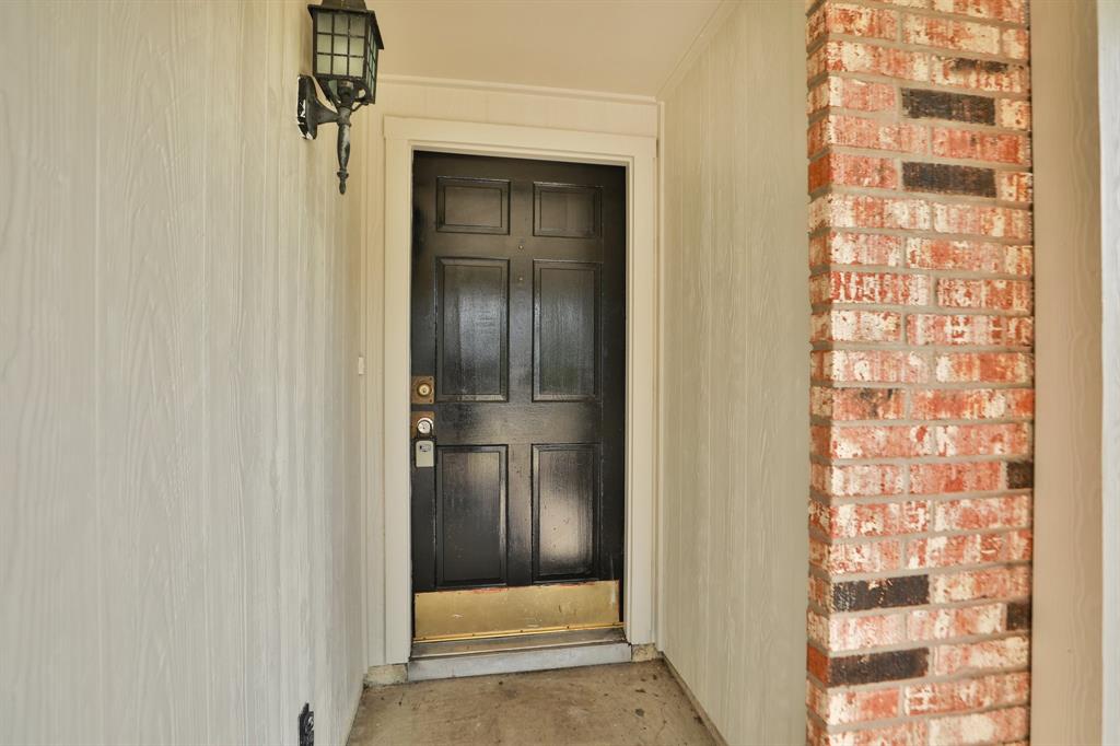 17602 Wolf Hollow Drive