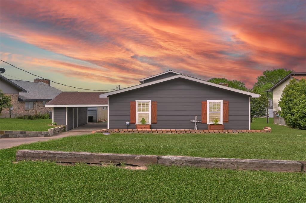 162 Dogwood Lane, Trinity, Texas image 1