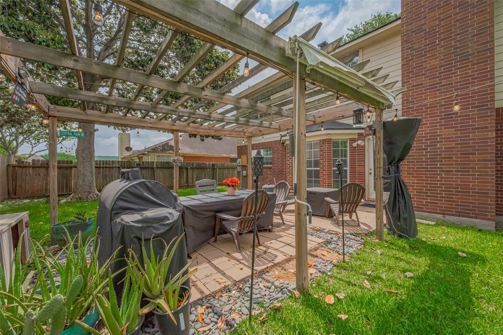 823 Hyacinth Place, Missouri City, Texas image 1