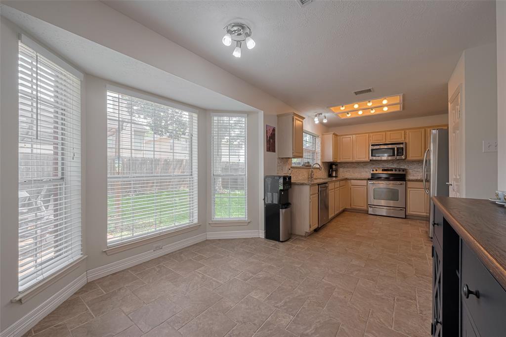 823 Hyacinth Place, Missouri City, Texas image 12
