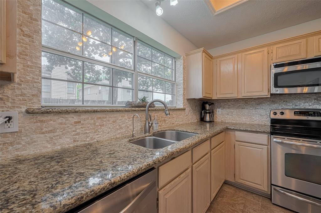 823 Hyacinth Place, Missouri City, Texas image 10