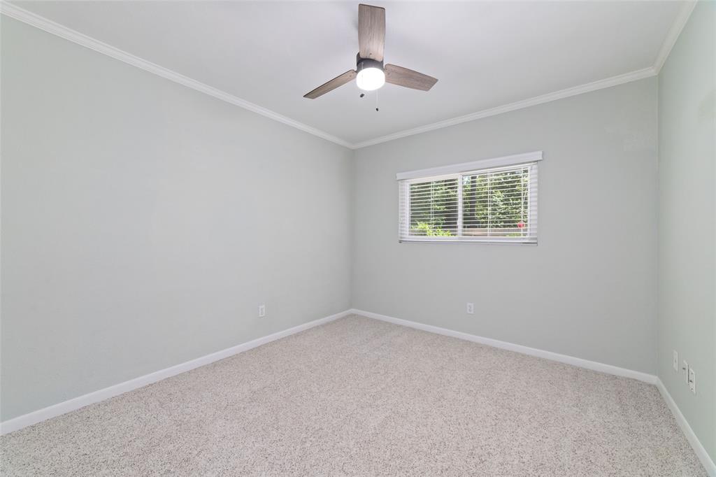 21 Riverbank Drive, The Woodlands, Texas image 16